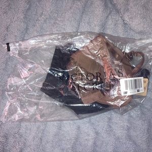 Victoria’s Secret Bra (36D) and Bralette (L)
